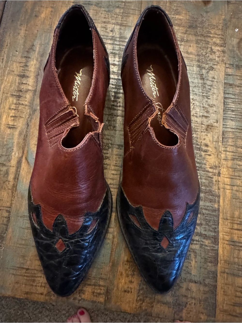 Vintage Mister Shoes Women's Two-Tone Brown and Black Pointed Ankle Booties